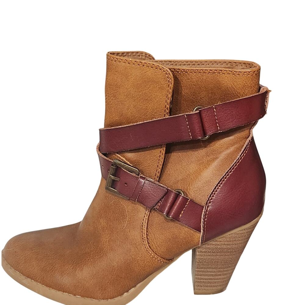 American Eagle Boots Brown Buckle Cross Strap Vegan Ankle‎ Cowgirl, Size 7.5